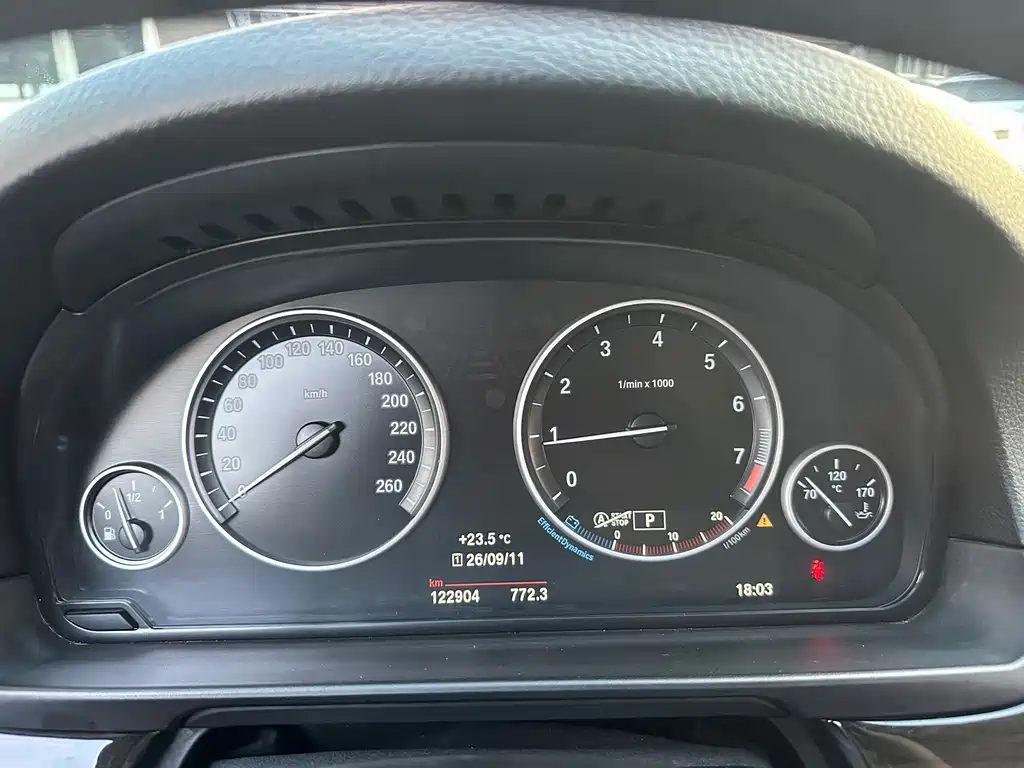 BMW 5 Series — миниатюра 8