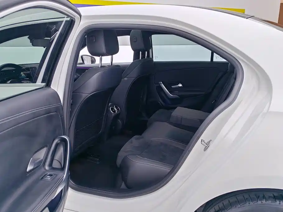 Mercedes-Benz A-Class — миниатюра 11