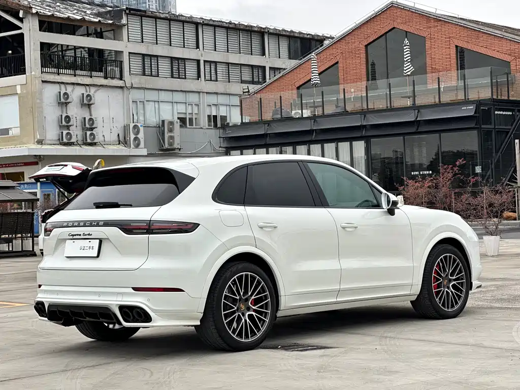 PORSCHE CAYENNE