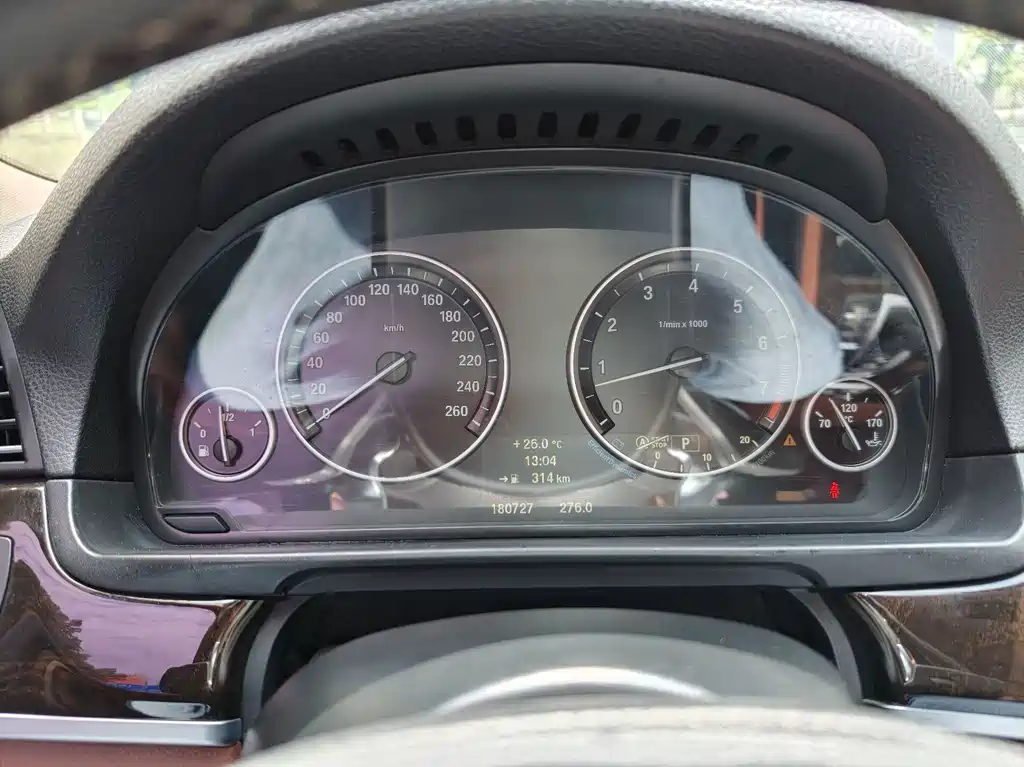 BMW 5 Series — миниатюра 8
