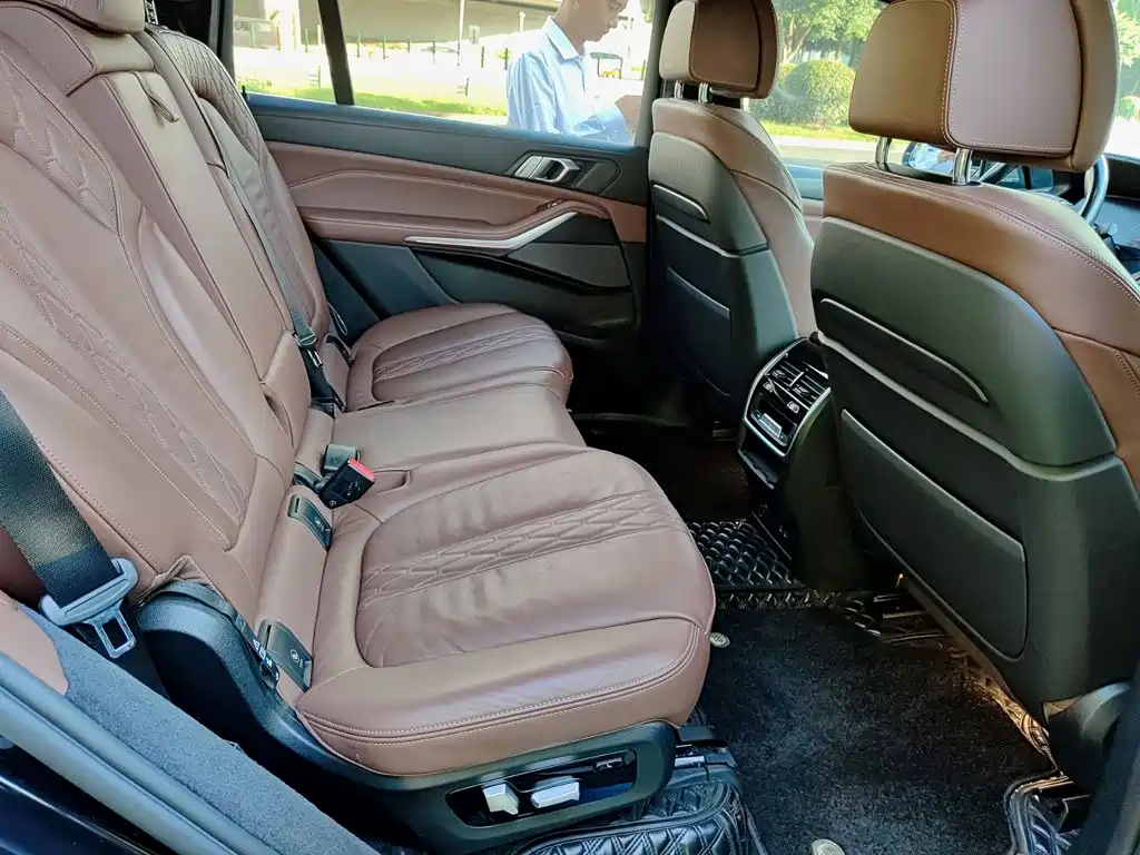 BMW X7 — миниатюра 11