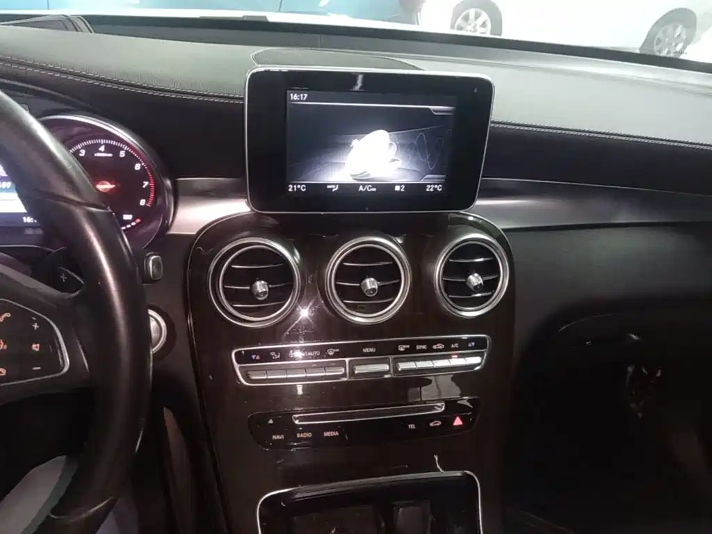 Mercedes-Benz GLC — миниатюра 13