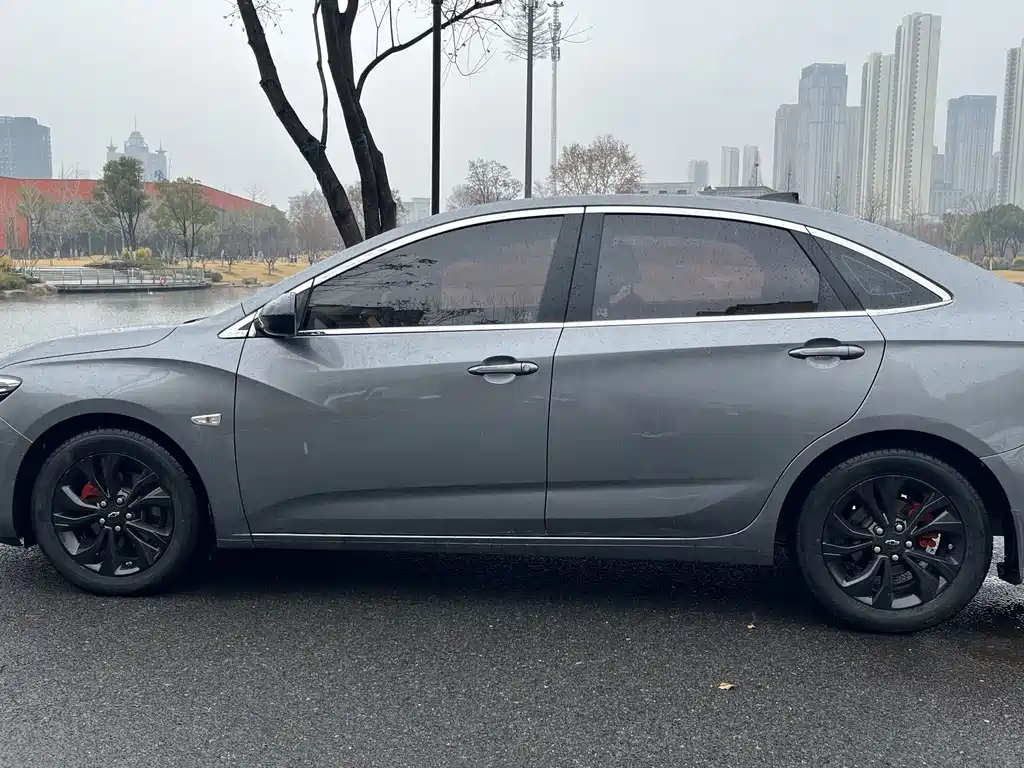 Chevrolet Monza — миниатюра 4