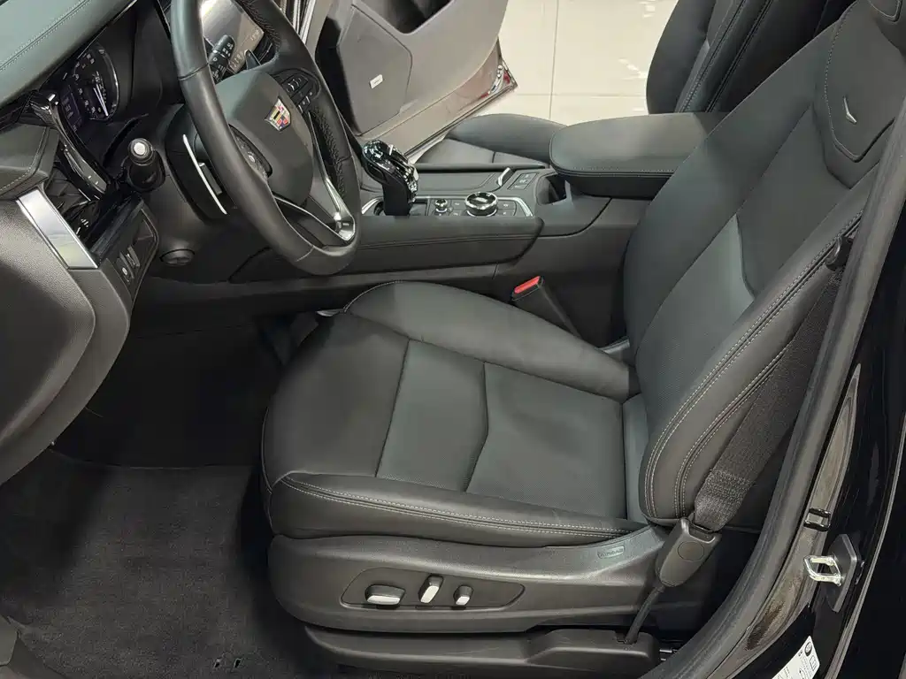 Cadillac XT6 — миниатюра 15