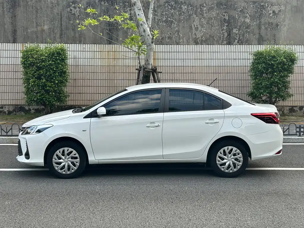 Toyota Vios — миниатюра 8