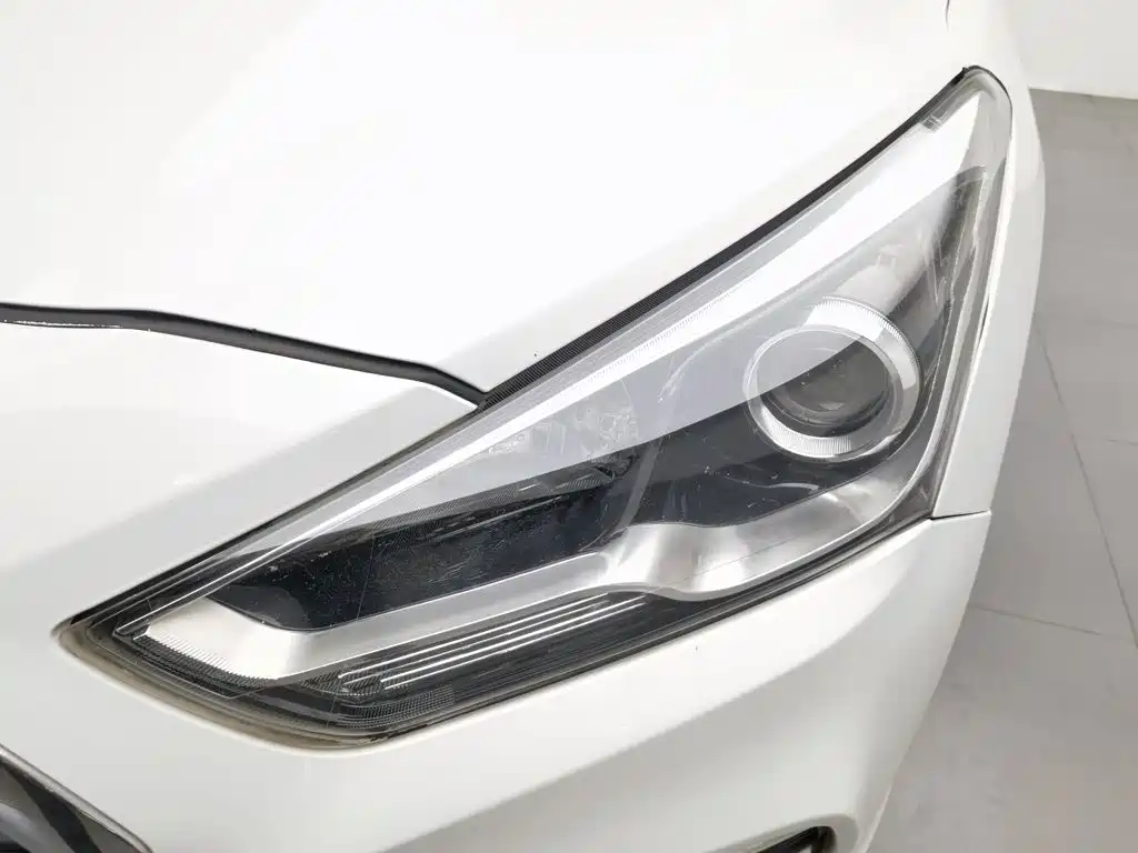 Hyundai Mistra 2017 1.8L AT GLS V