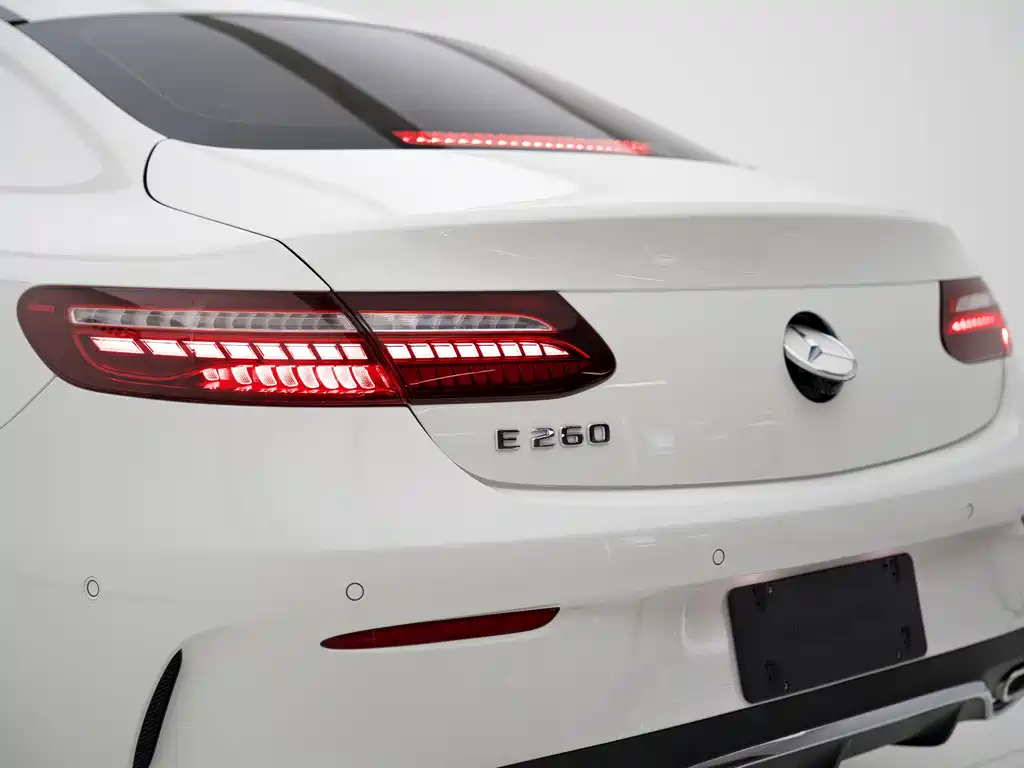 Mercedes-Benz E-Class (Import) — миниатюра 18