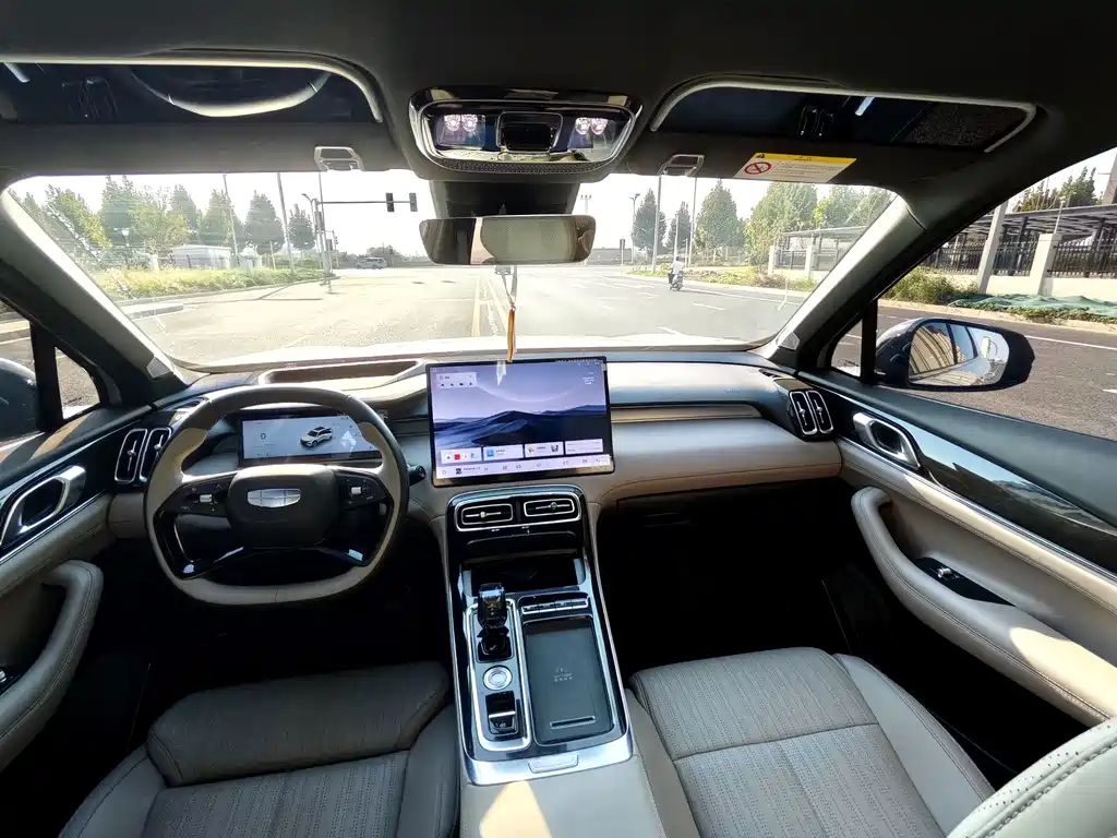 Geely Boyue L — миниатюра 10