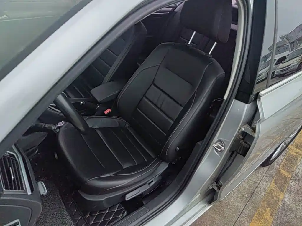 Volkswagen Bora — миниатюра 11