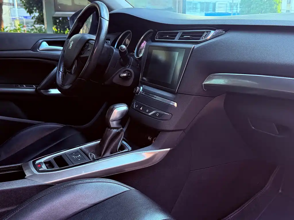 Peugeot 408 — миниатюра 13