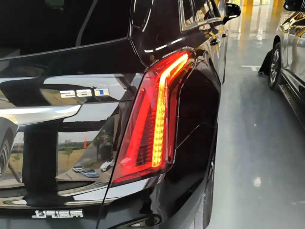 Cadillac XT5 — миниатюра 8