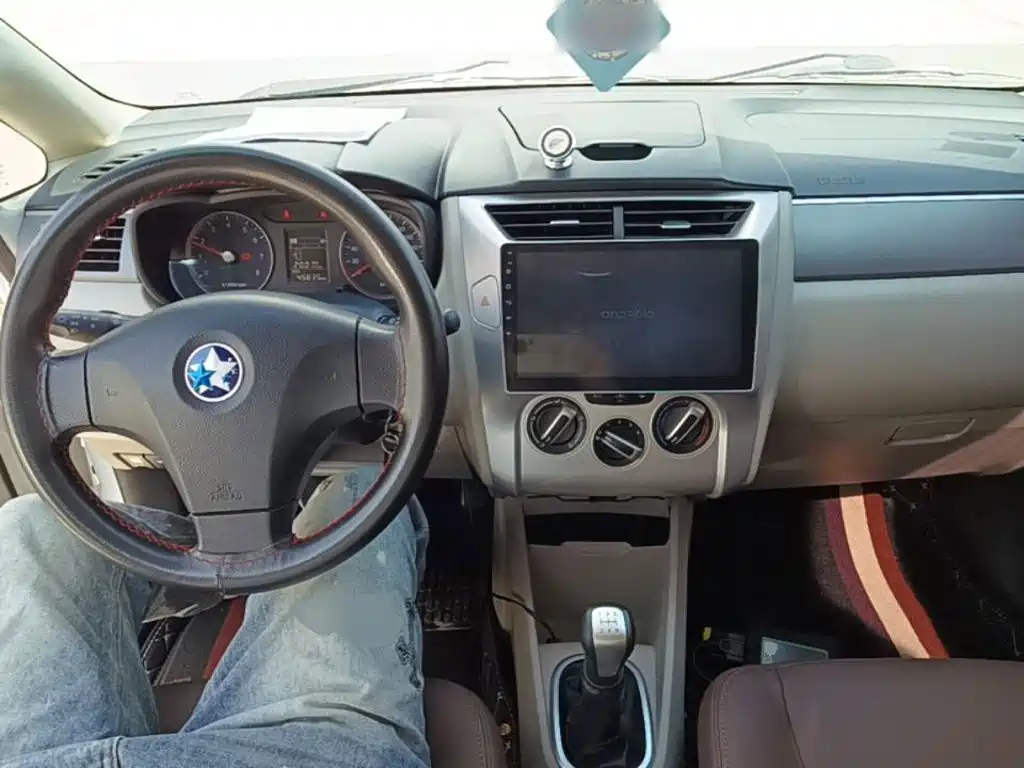 Venucia R50 — миниатюра 10