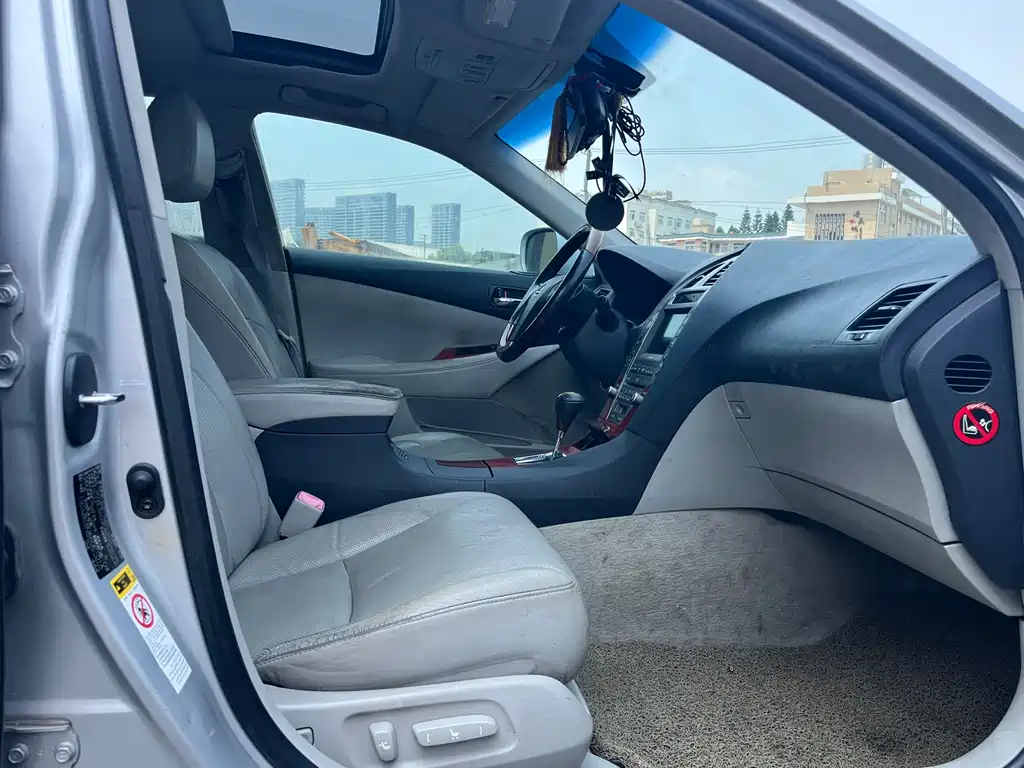 Lexus ES — миниатюра 12