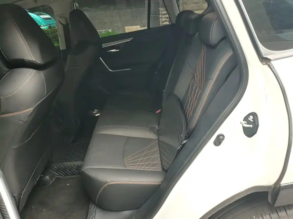 Toyota RAV4 — миниатюра 15