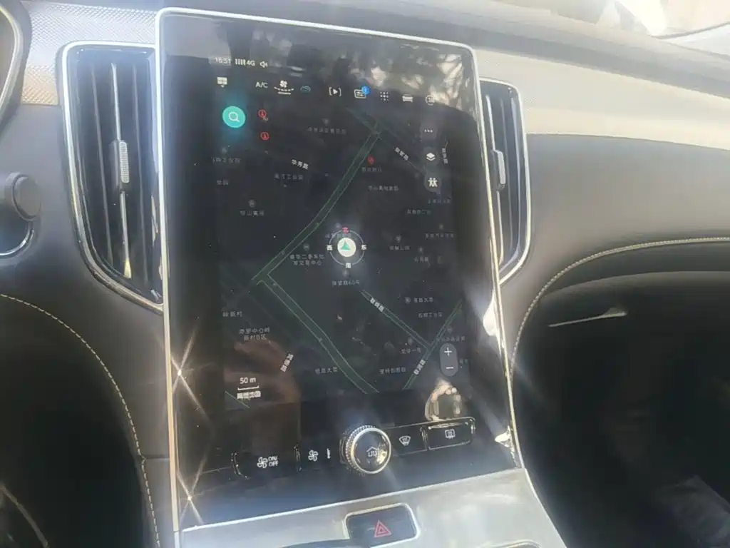 Roewe i6 MAX New Energy — миниатюра 13