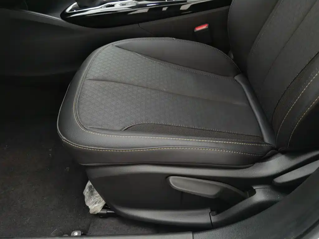 Buick Verano — миниатюра 20