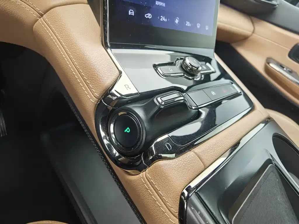 NIO ES8 — миниатюра 13