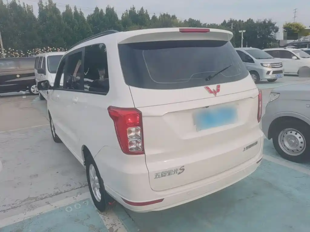 Wuling Hongguang — миниатюра 5