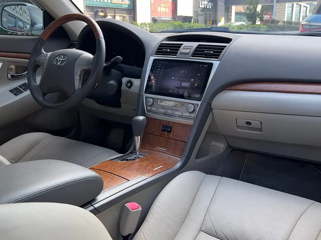 Toyota Camry — миниатюра 16