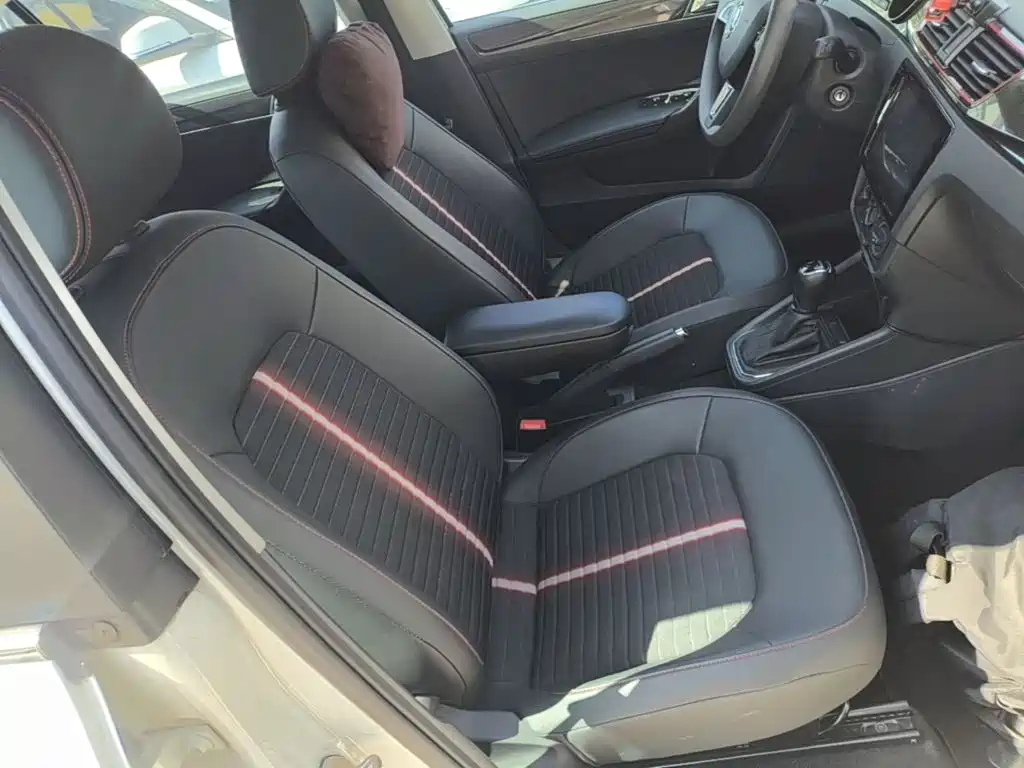Skoda Rapid Spaceback — миниатюра 25