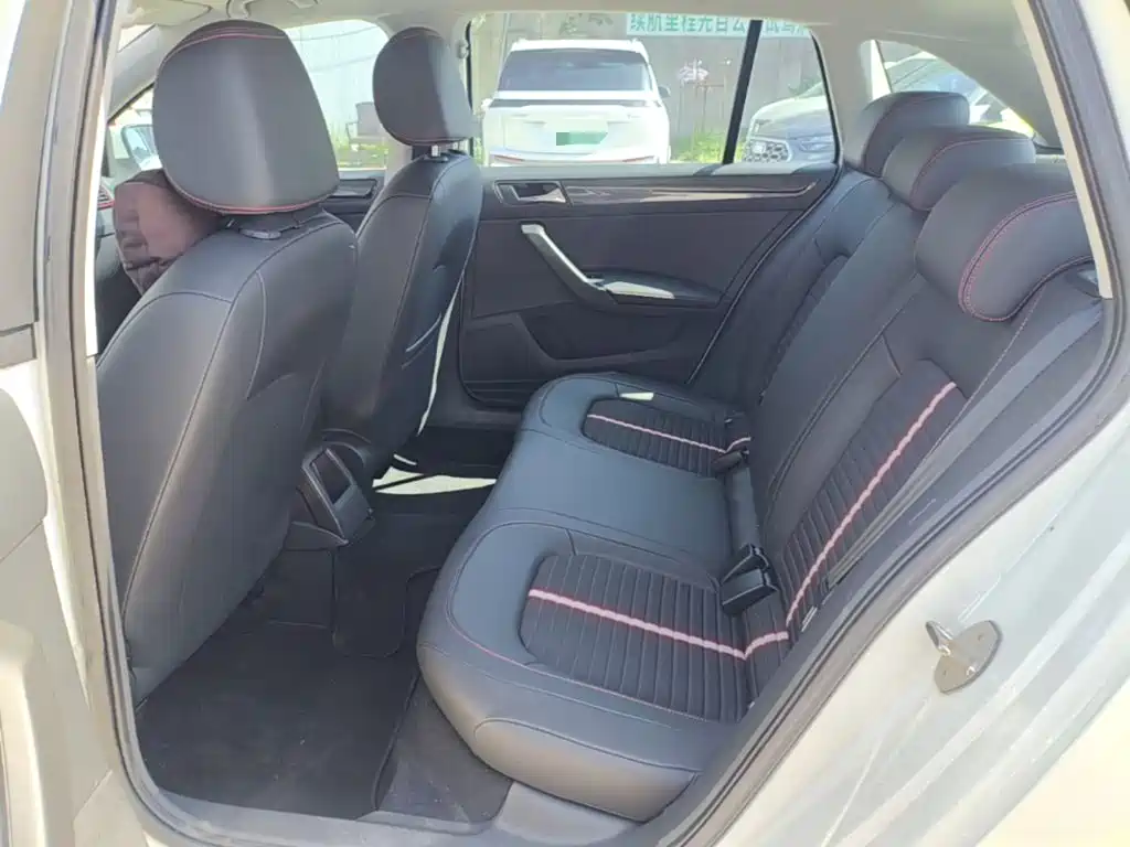 Skoda Rapid Spaceback — миниатюра 17