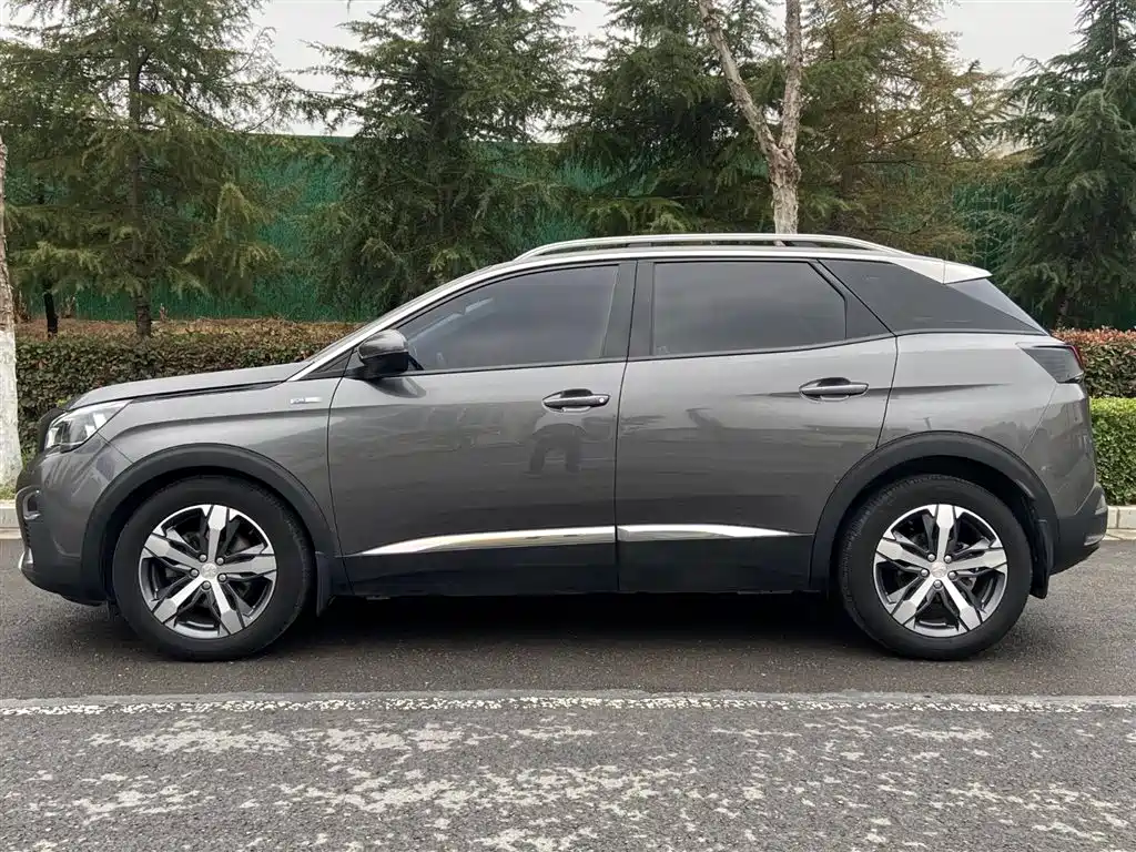 PEUGEOT 4008