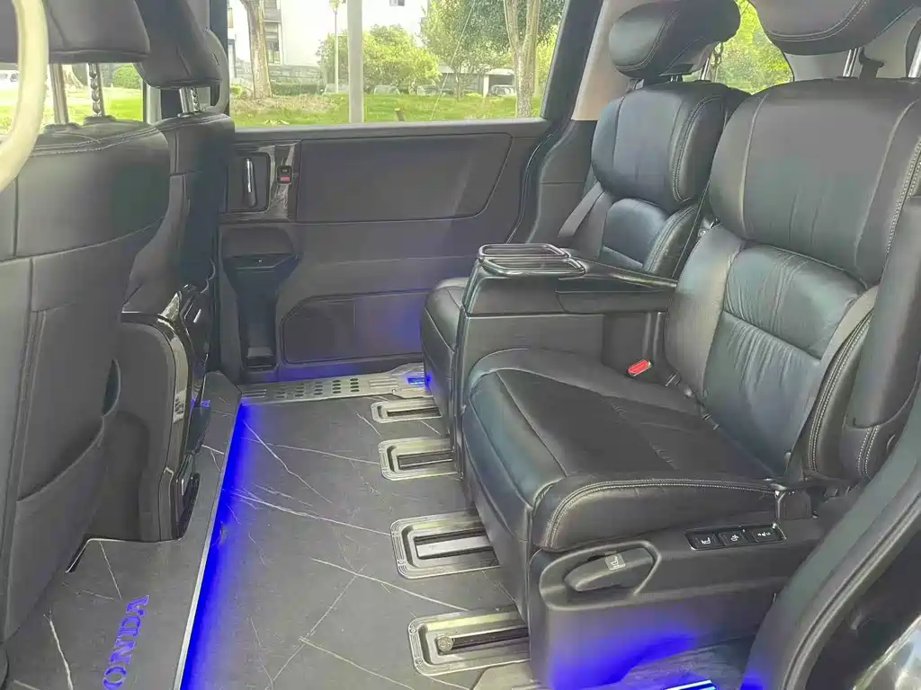 Honda Elysion — миниатюра 7