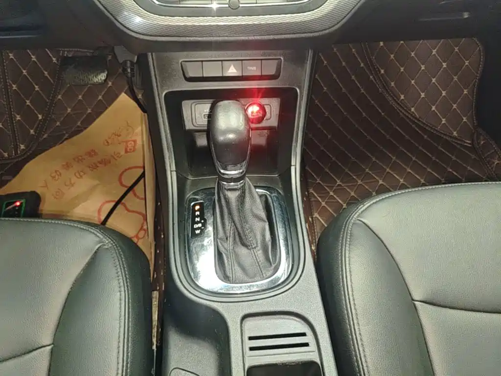 Roewe 360 — миниатюра 14