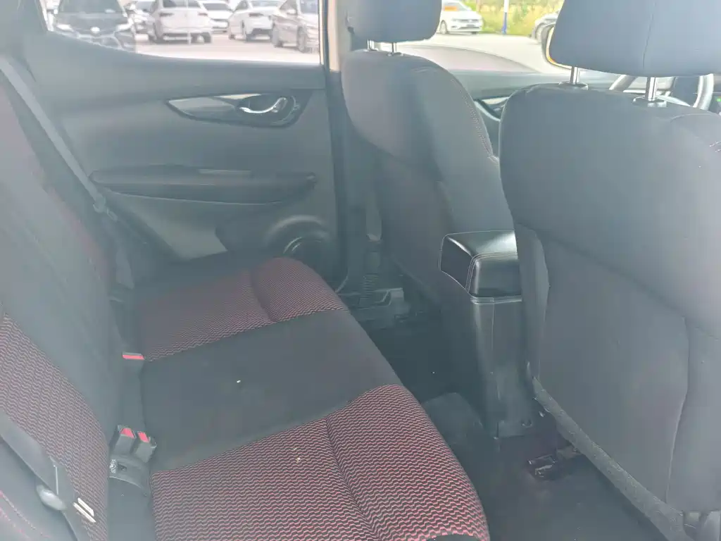 Nissan Qashqai — миниатюра 9