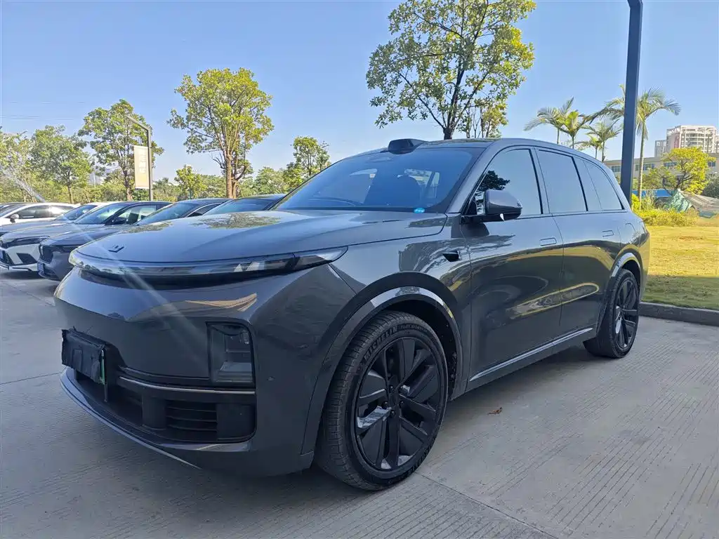 Li Auto L8