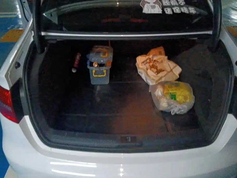 Audi A4L — миниатюра 4