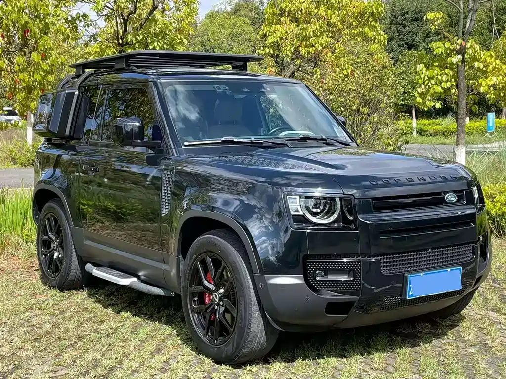 LAND ROVER DEFENDER