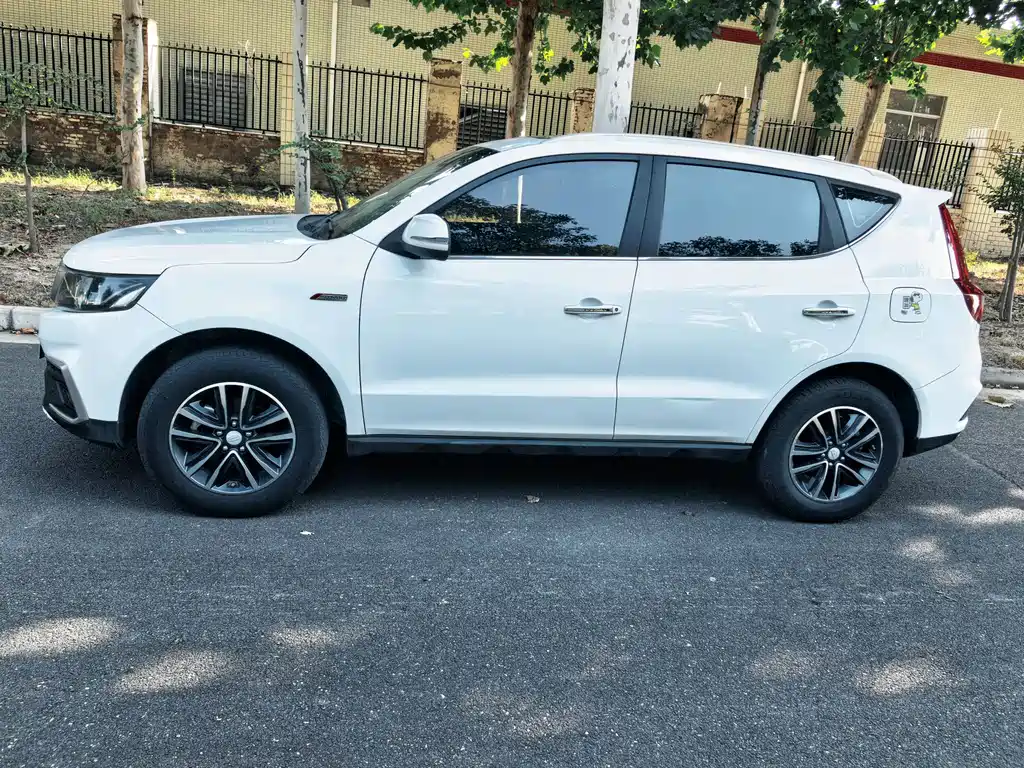 Geely Vision X6 — миниатюра 8