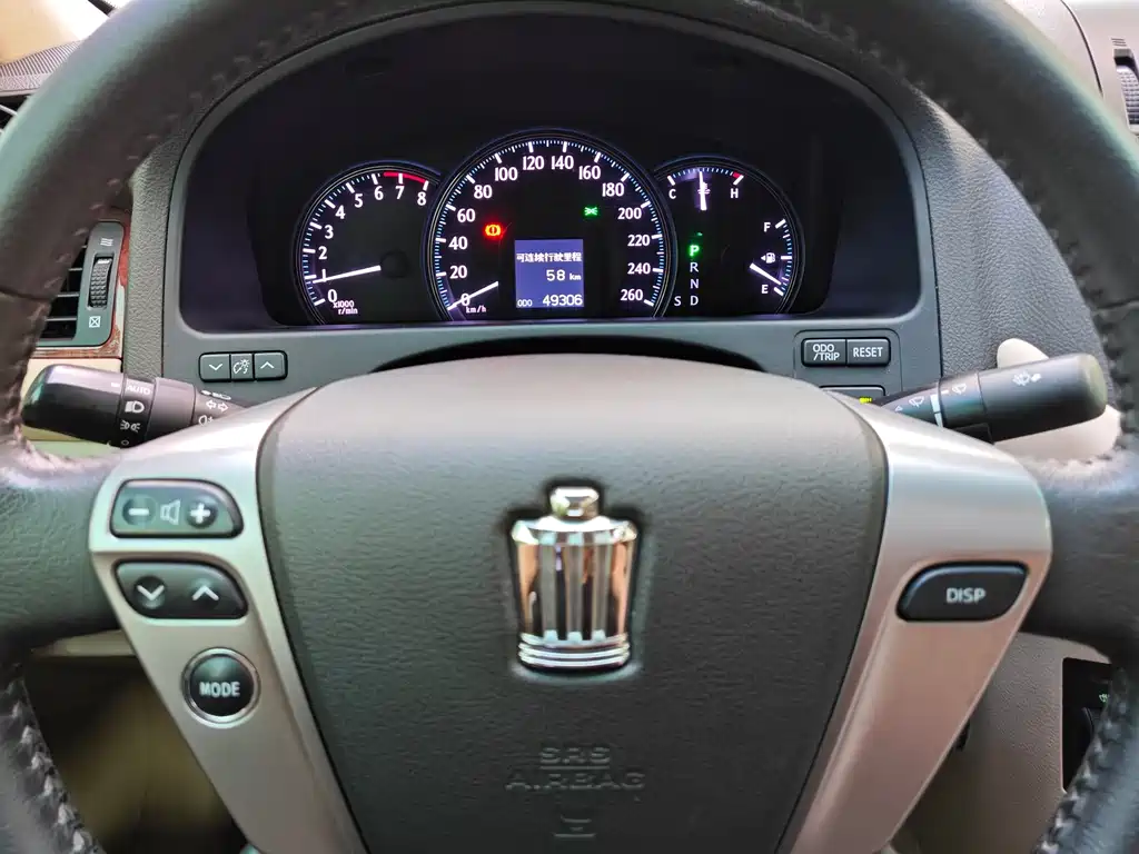 Toyota Crown — миниатюра 8