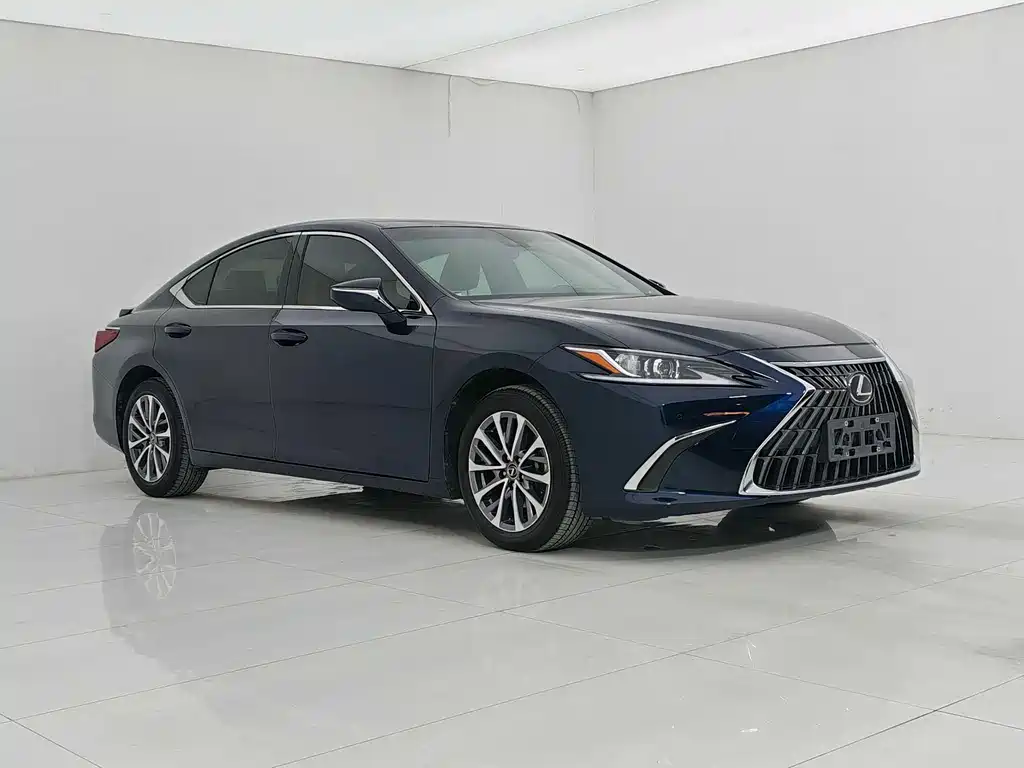 Lexus ES 2021 200