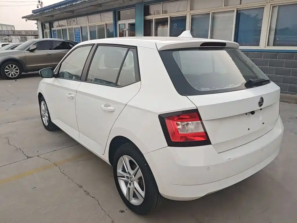 Skoda Fabia — миниатюра 5