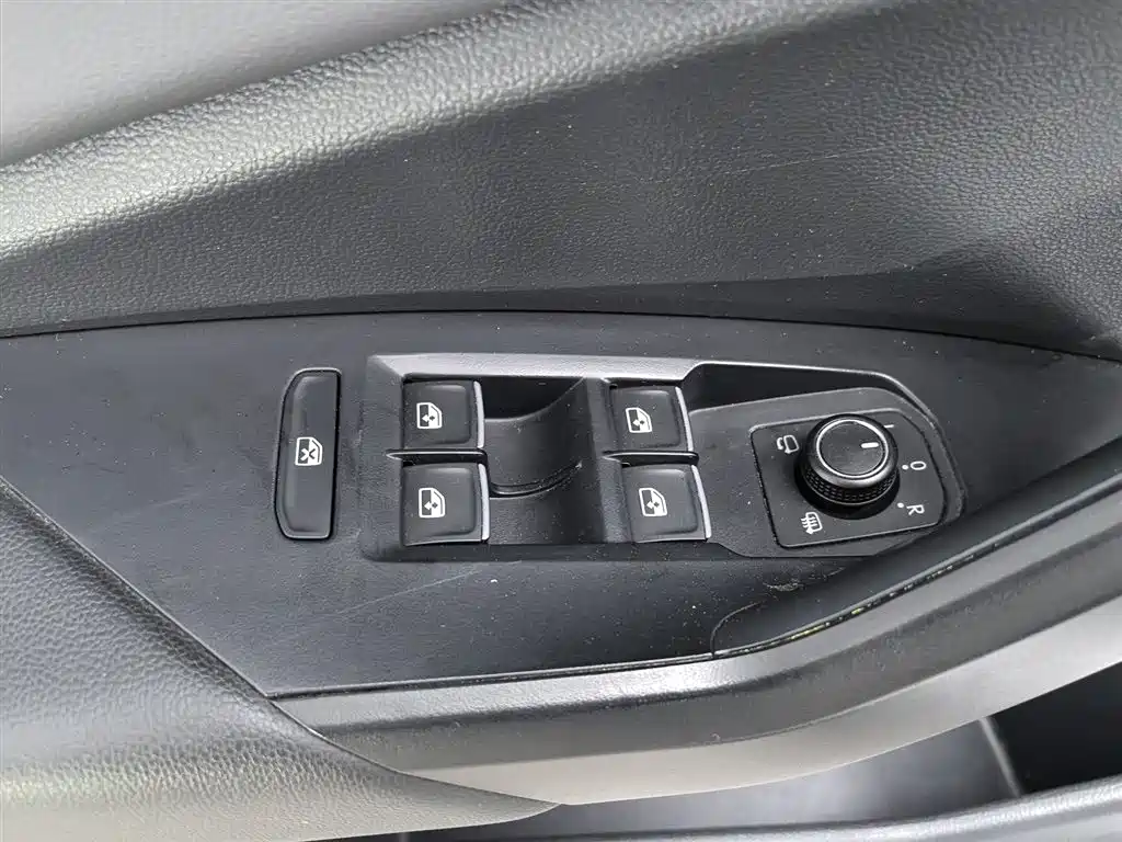 Volkswagen Sagitar 2020 280TSI DSG Comfort VI