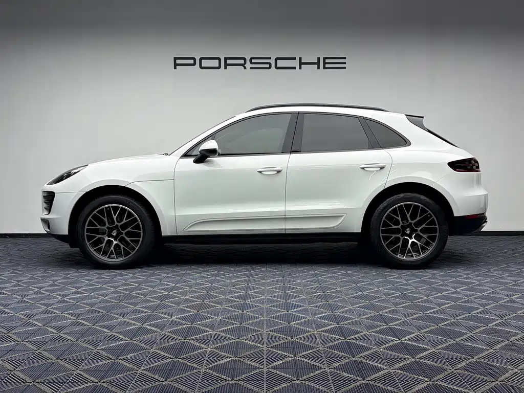 Porsche Macan — миниатюра 7
