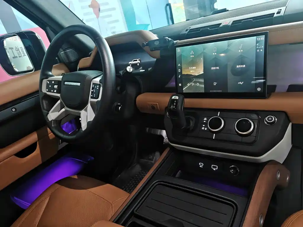Land Rover Defender — миниатюра 13