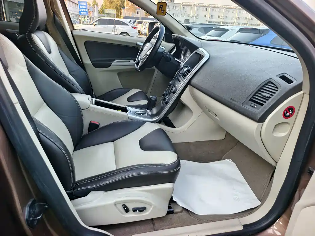 Volvo XC60 (Import) — миниатюра 18