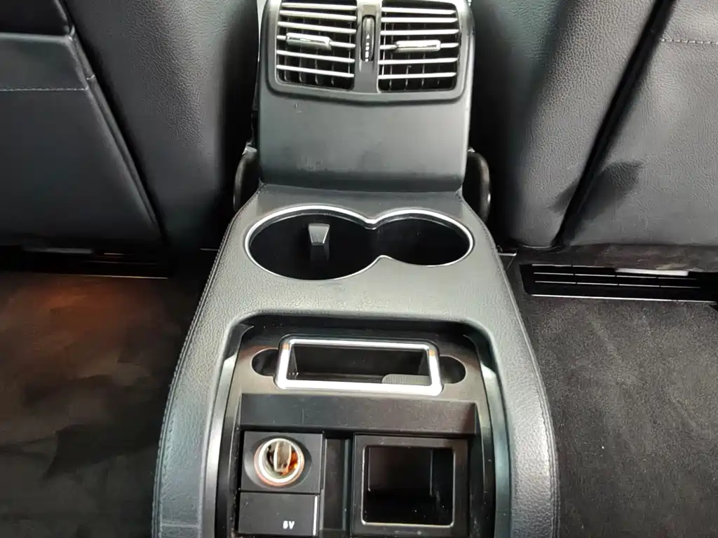 Mercedes-Benz E-Class — миниатюра 17