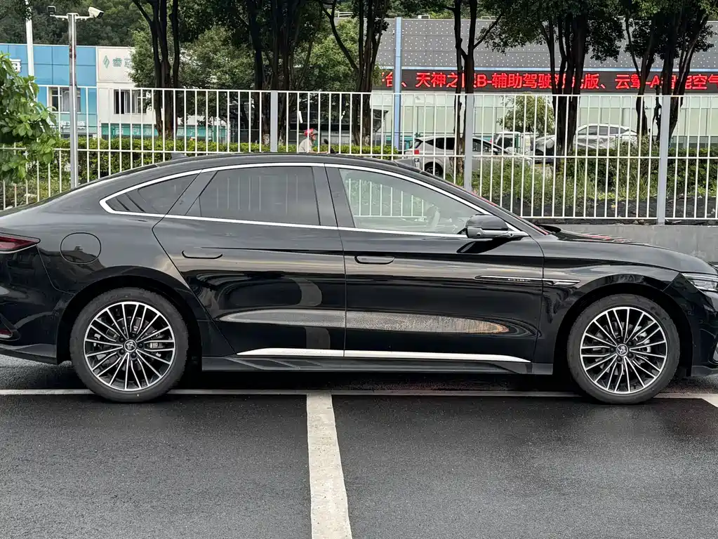 BYD Han — миниатюра 8