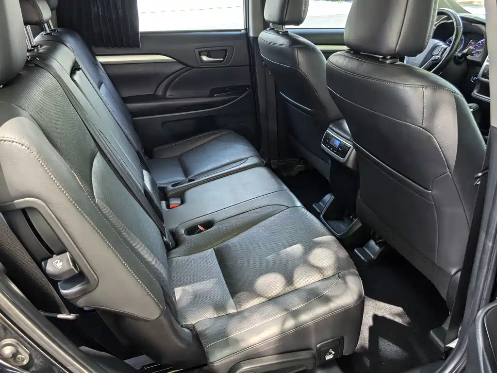 Toyota Highlander — миниатюра 18