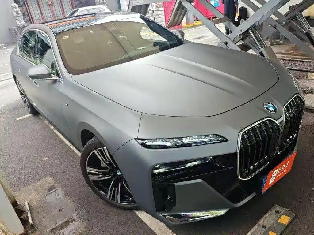 BMW 7 Series — миниатюра 3