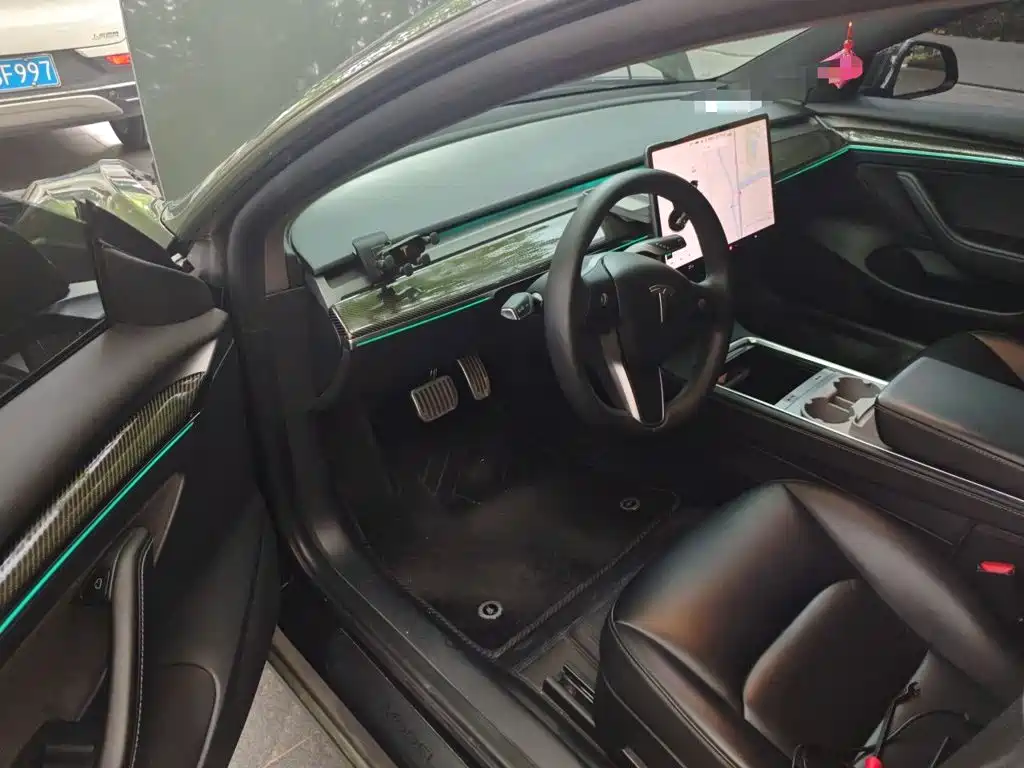 Tesla Model 3 — миниатюра 14