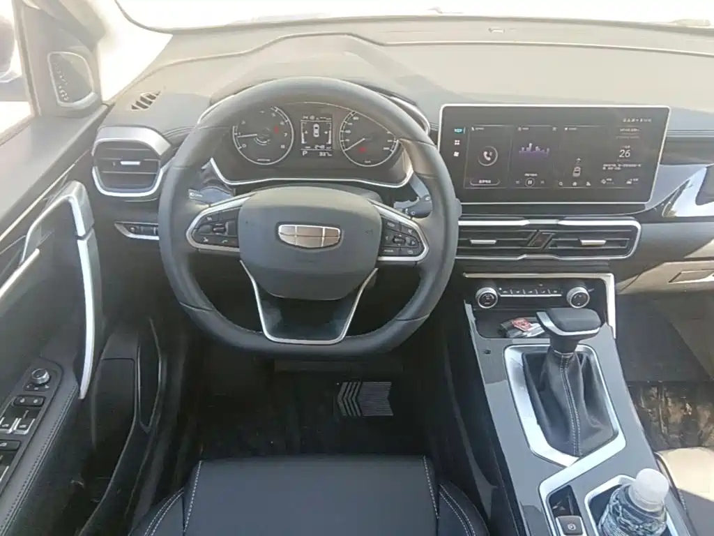 Geely Binyue — миниатюра 15