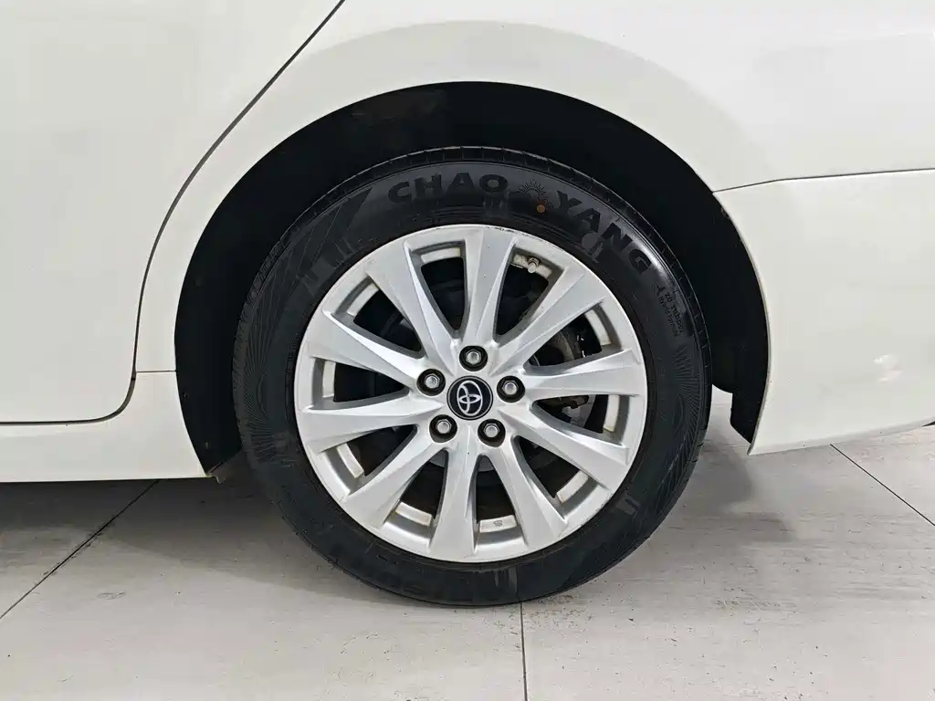 Toyota Camry — миниатюра 18