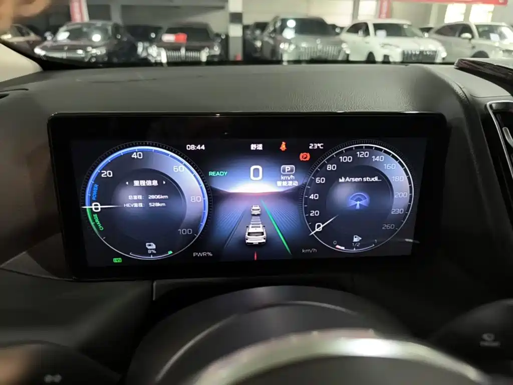 Hongqi Hongqi HS3 PHEV — миниатюра 12