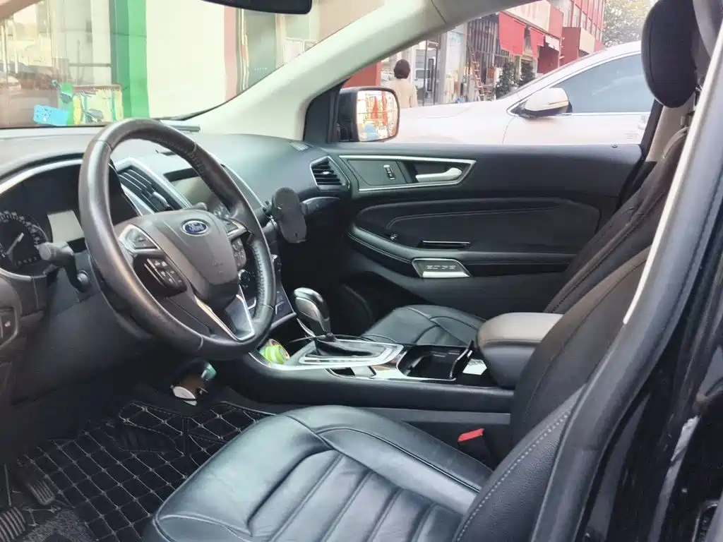 Ford Edge — миниатюра 16