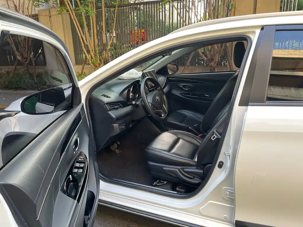 Toyota Yaris L — миниатюра 12